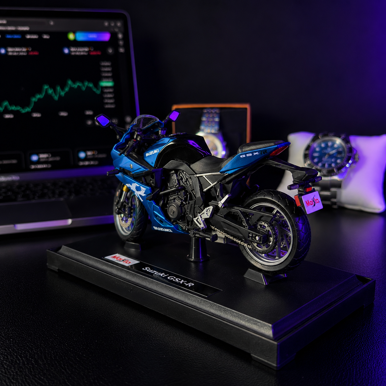 Suzuki GSX-8R 1:18
