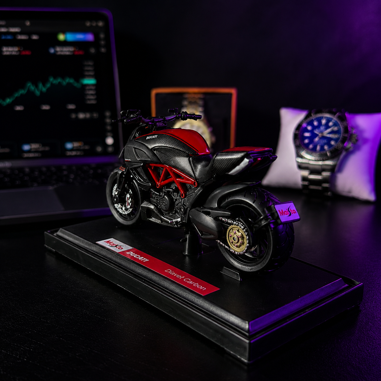 Ducati Diavel Carbon 1:18